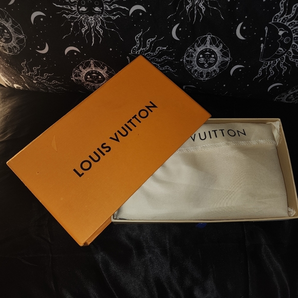 Louie Vuitton Damier Azur Felice Pouchette - Picture 12 of 15